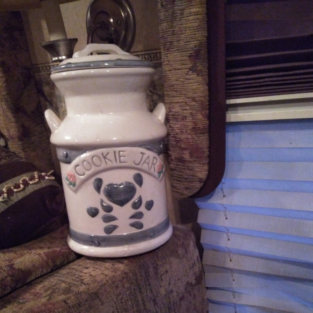 Great J IMPORTS COOKIE JAR MILK CAN DESIGN NEW